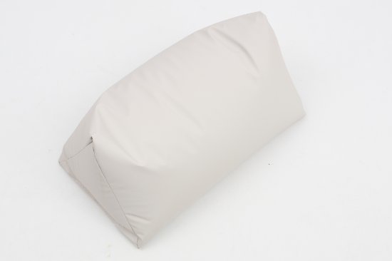 md 40675 coussin triangle